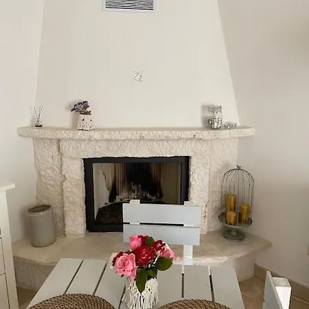 Apartment Lamia Paretone *