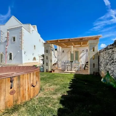 Lamia Paretone Apartment